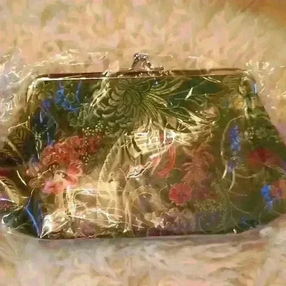 Silk wallet with snap and - Picture 2 of 3